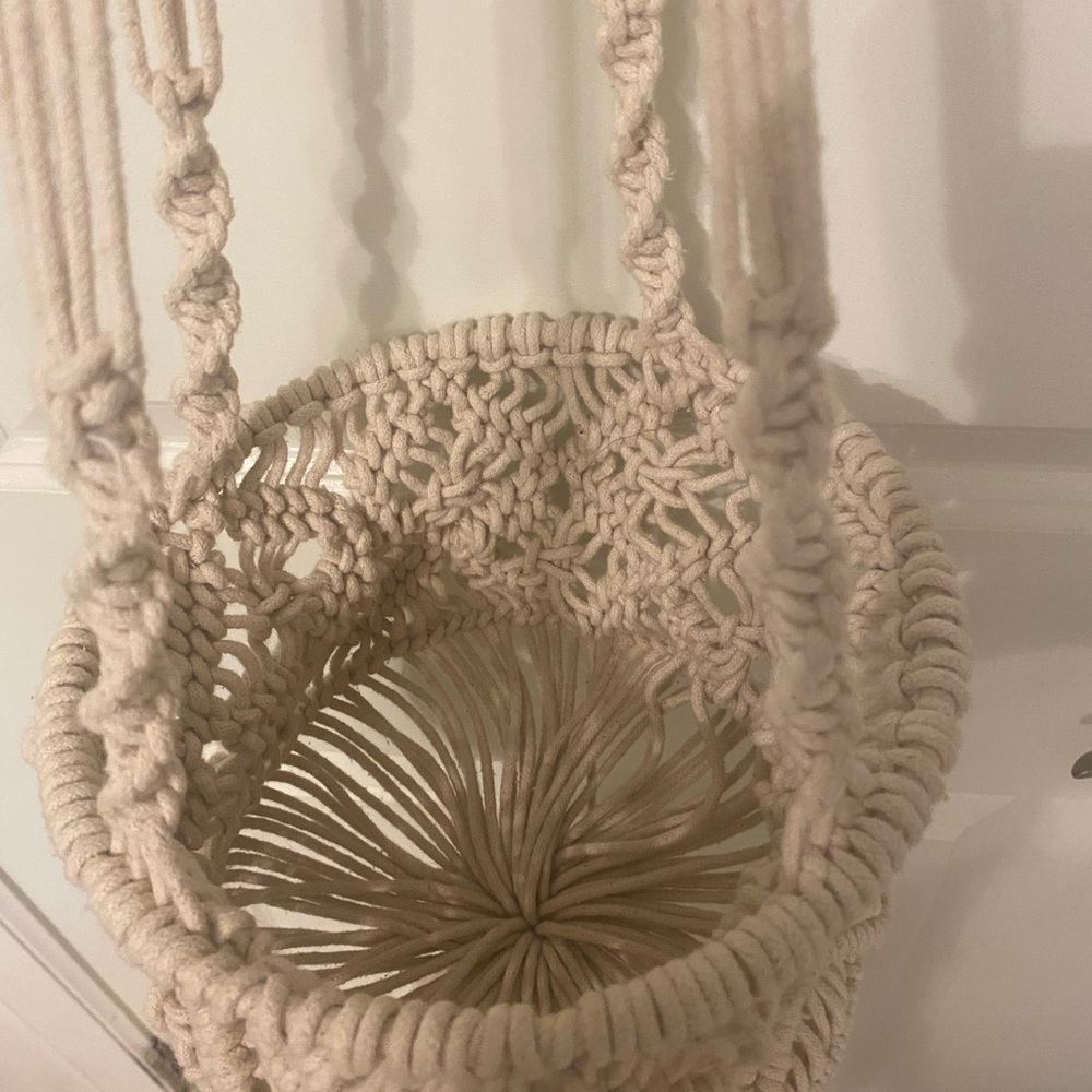 Handcrafted Macramé Plant Hanger New! - Picture 4 of 8